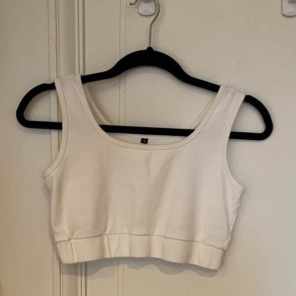 Tops - Cropped White Tank Top